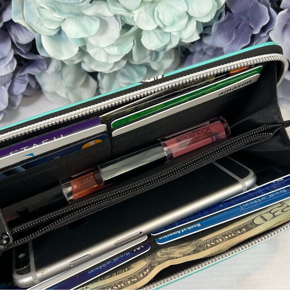 Peanuts Snoopy in Flight Clutch Wallet - Picture 8 of 14